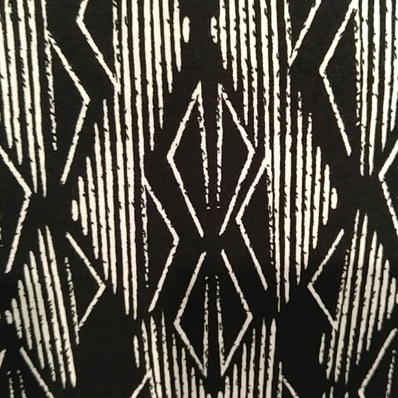 LuLaRoe Perfect T - Picture 4 of 5